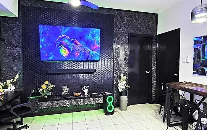 Black Diamond Suite, Karaoke 호텔 4*