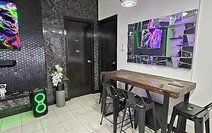 Black Diamond Suite, Karaoke
